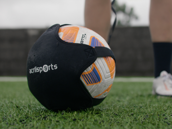 Acrilsports: Red de suspensión para el entrenamiento de habilidades con balón