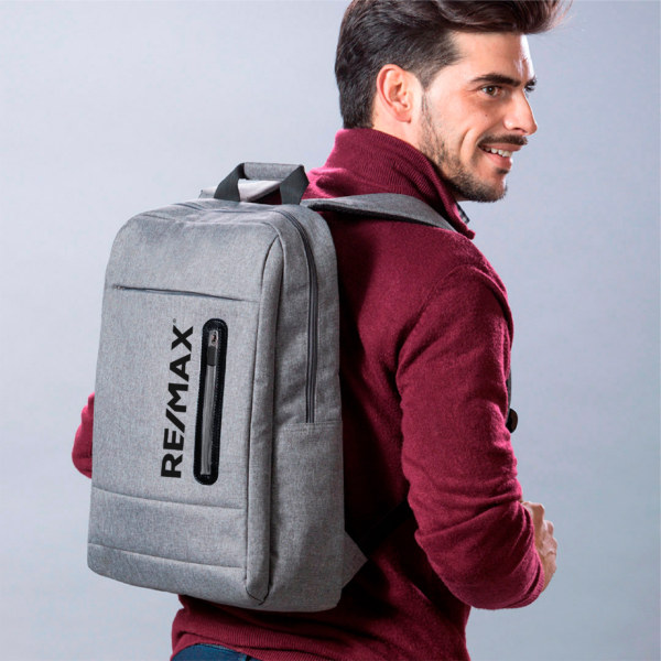 Re/Max Mochila